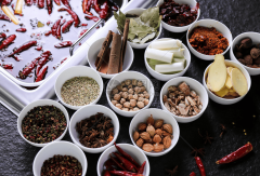 快速推出如冬阴功、芝士、茉莉花等立异风味底